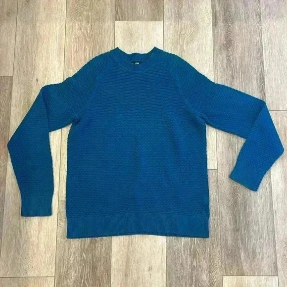 H&M sweater - Picture 1 of 9